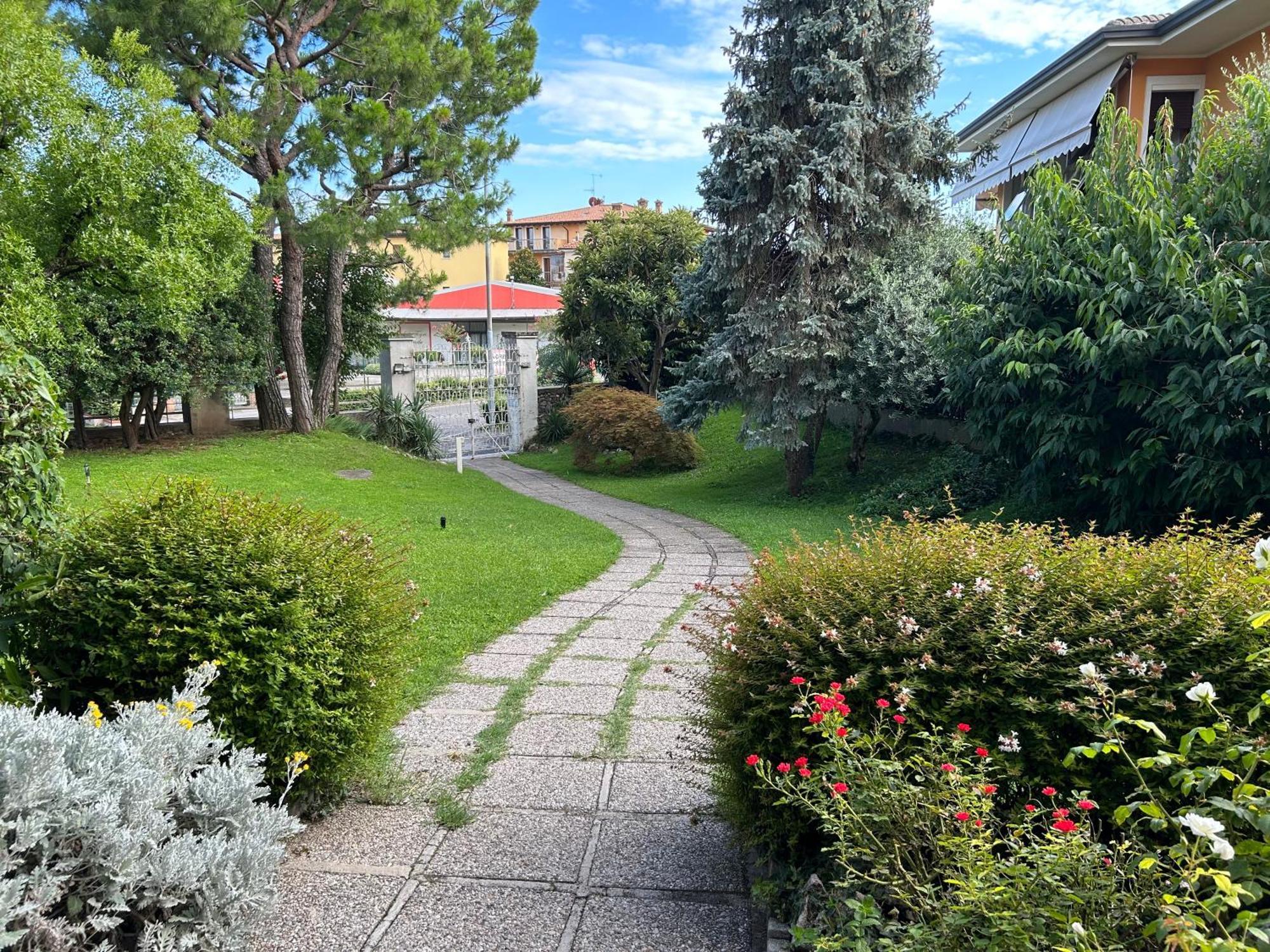 Appartement Gold Garda Desenzano à Desenzano del Garda Extérieur photo