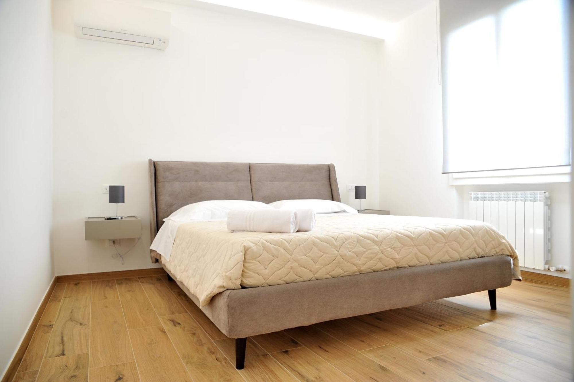 Appartement Gold Garda Desenzano à Desenzano del Garda Extérieur photo